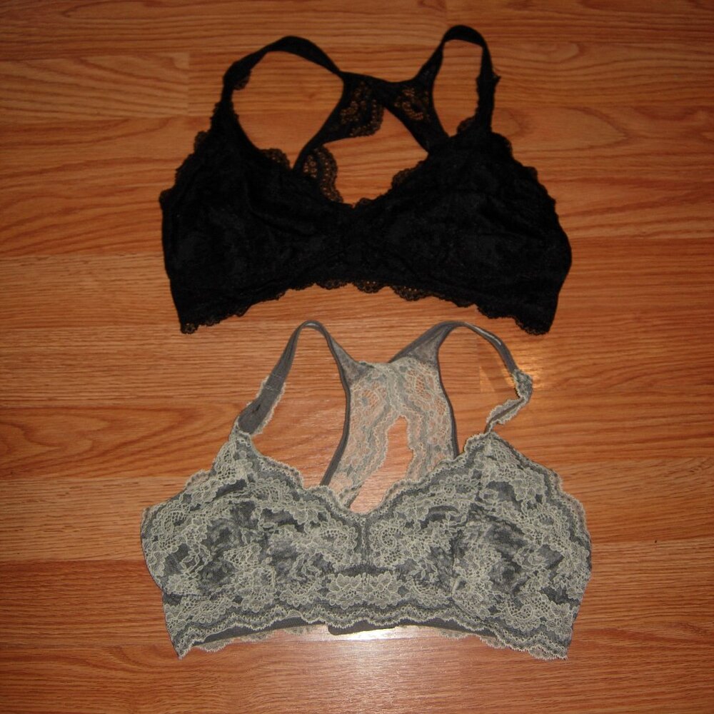 2 Felina Lacy Bralettes M